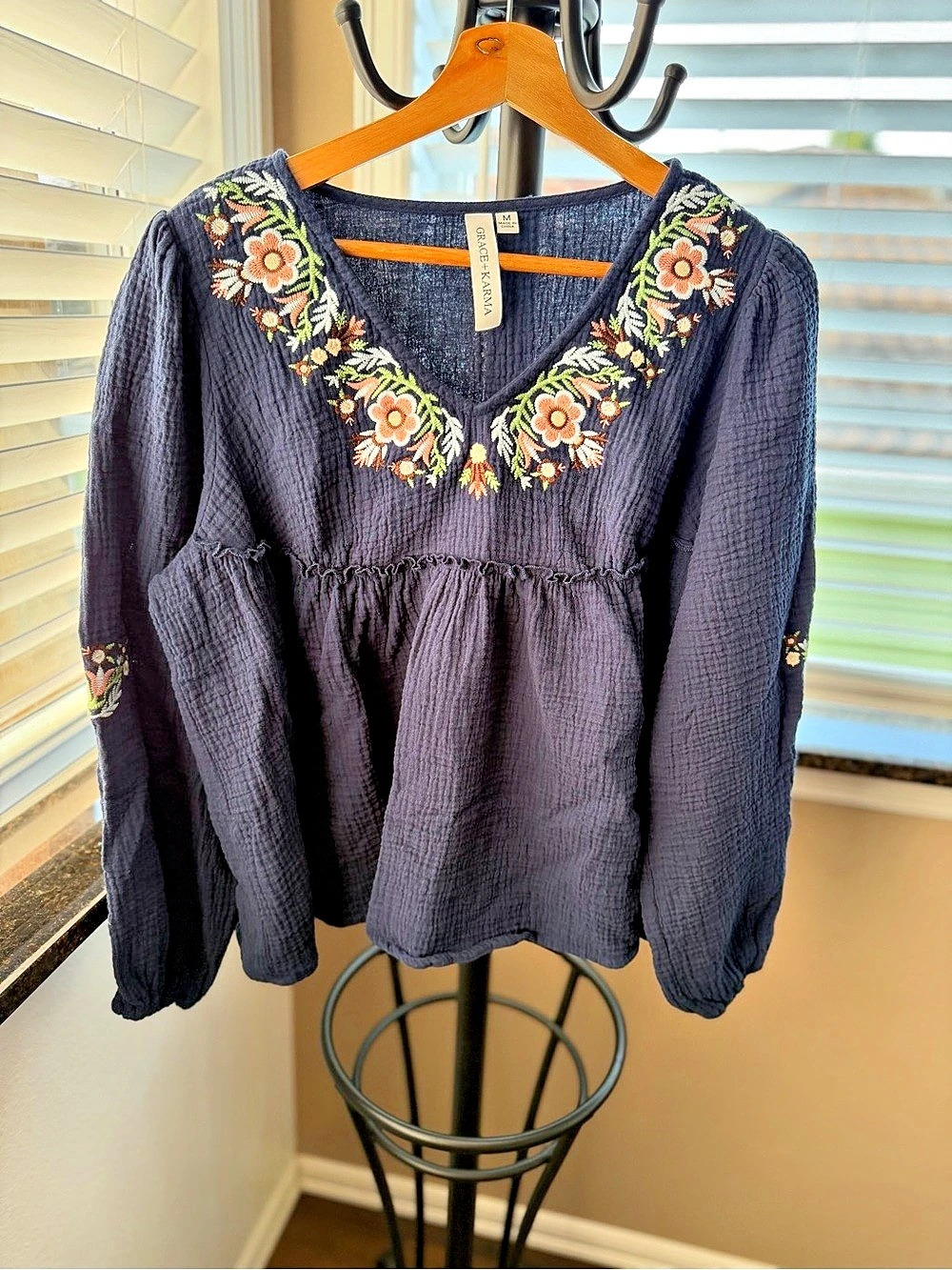 Grace + Karma Embroidered Cotton Gauze Peasant Blouse Blue Medium NWOT